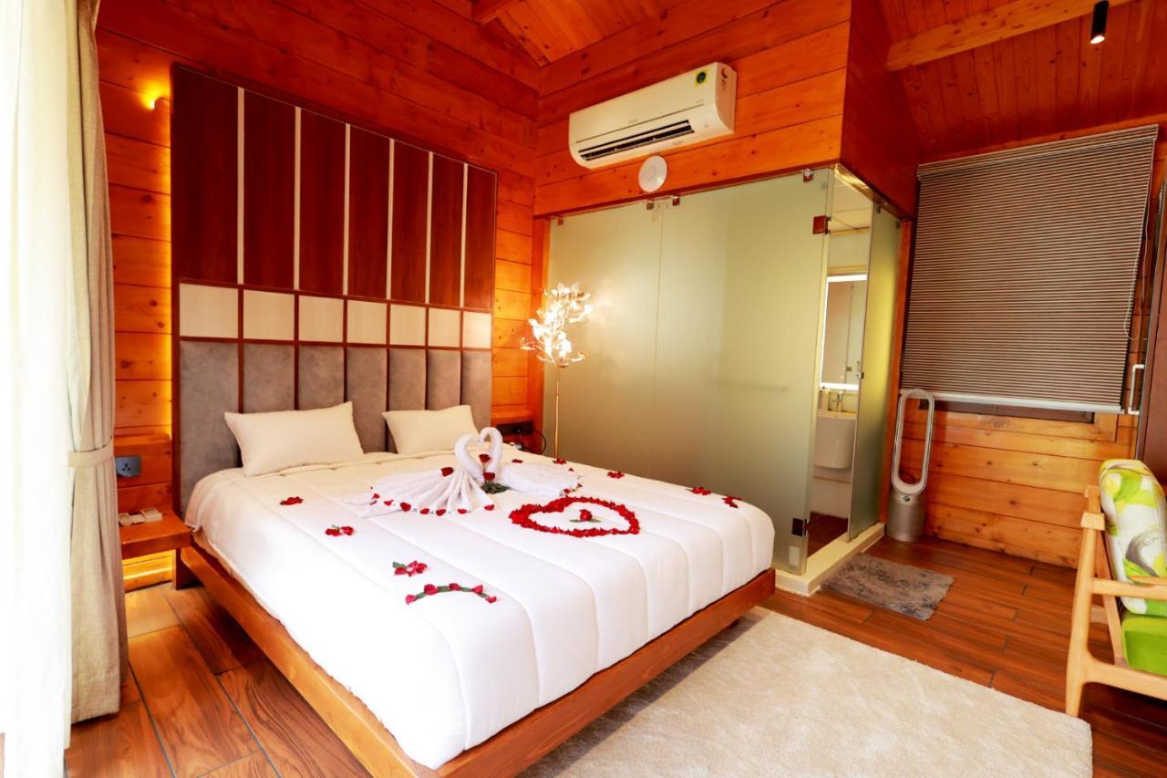 Wooden Ecr Sea Resort Пудучеррі Екстер'єр фото
