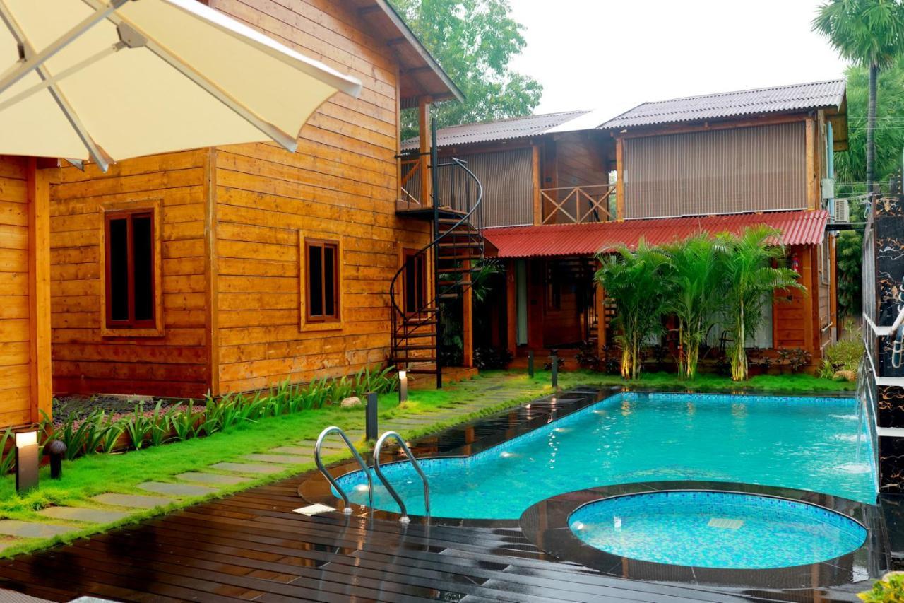 Wooden Ecr Sea Resort Пудучеррі Екстер'єр фото